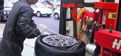 タイヤ交換・タイヤ販売 Tire exchange & Sales